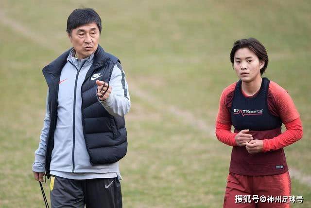 陈芋汐夺冠，张家齐退役，年轻跳水选手各自选择不同的未来
